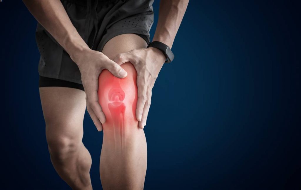 fisiohome Faktor Penyebab Lutut Sakit di Usia Muda