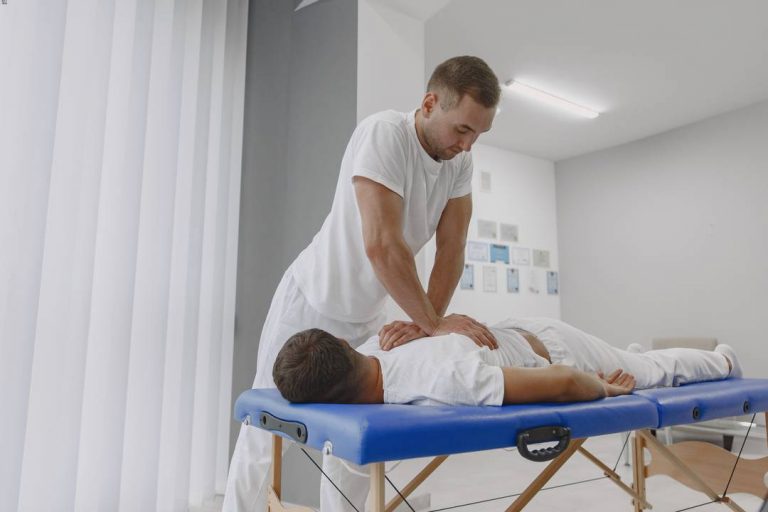 Terapi Chiropractic, Kenali Manfaat dan Bahayanya